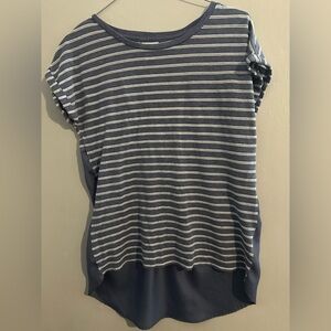 $5 bundle sale- stylus short sleeve navy and white size small blouse